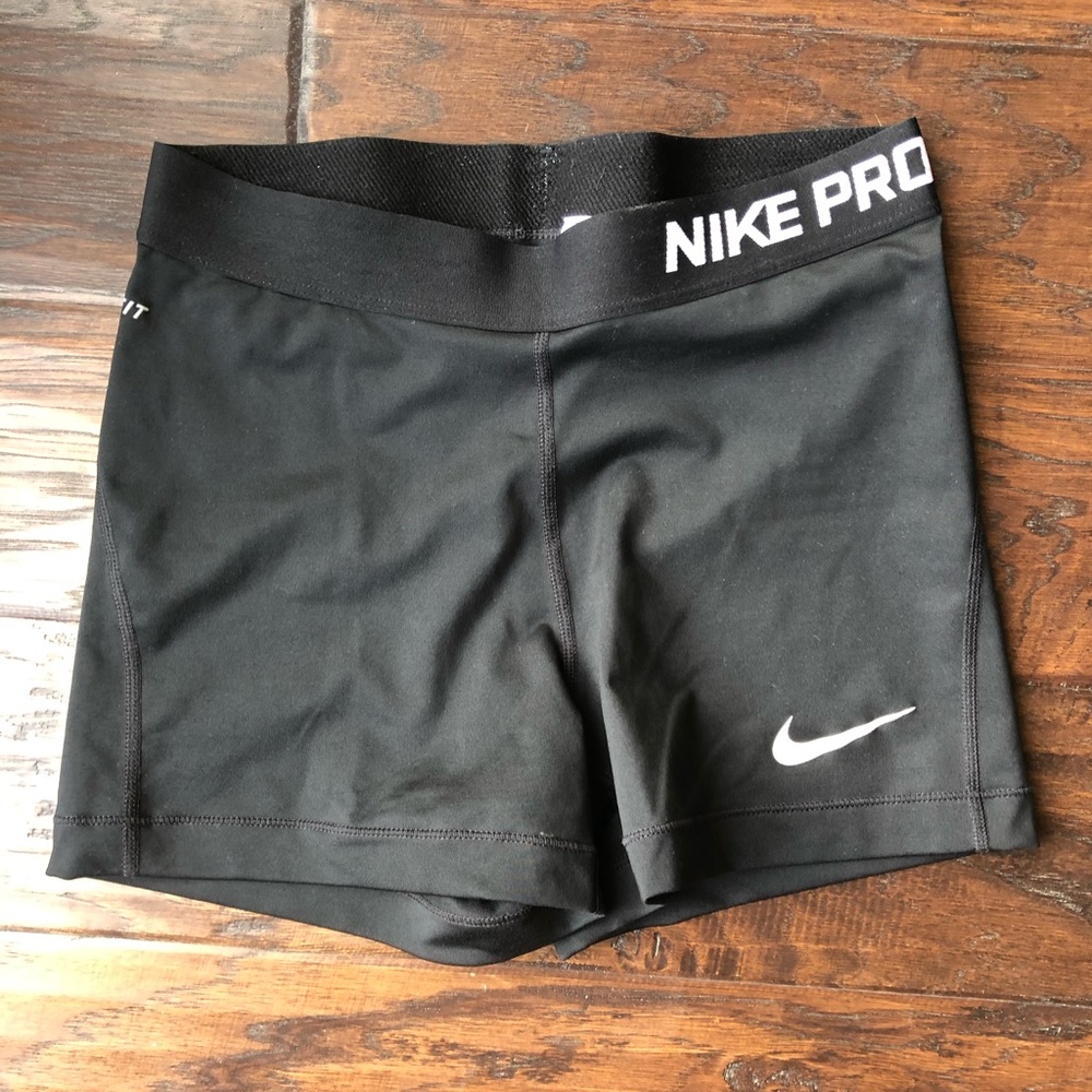 Medium Nike Pro shorts